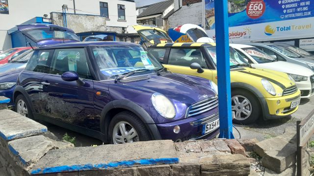 BMW-Mini One -Cadburys Purple